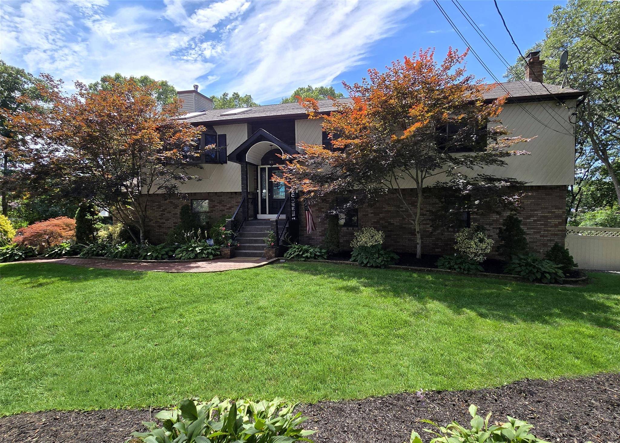 Ronkonkoma, NY 11779,10 Canoe PL