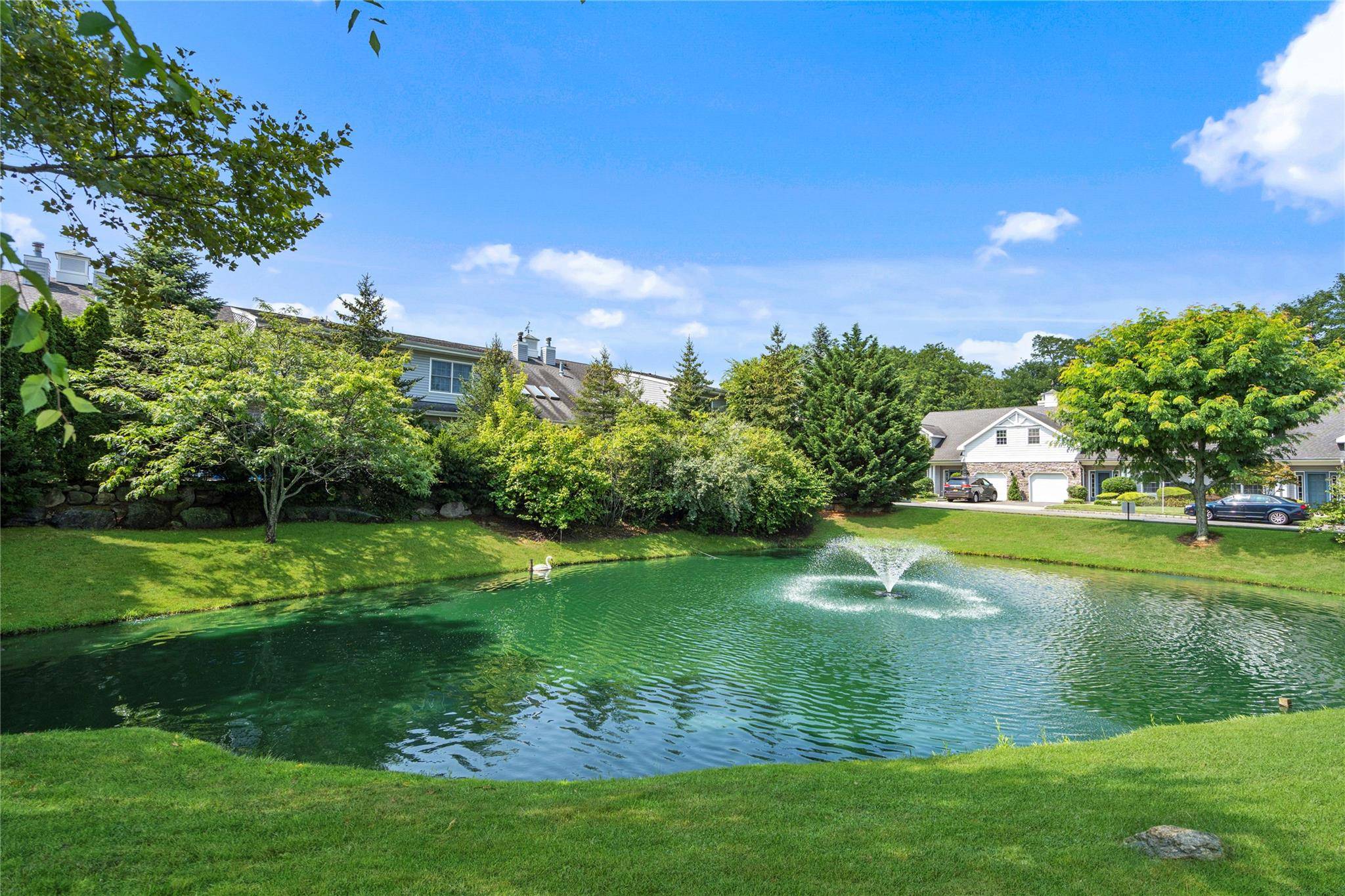 Port Washington, NY 11050,94 Pond View DR #238