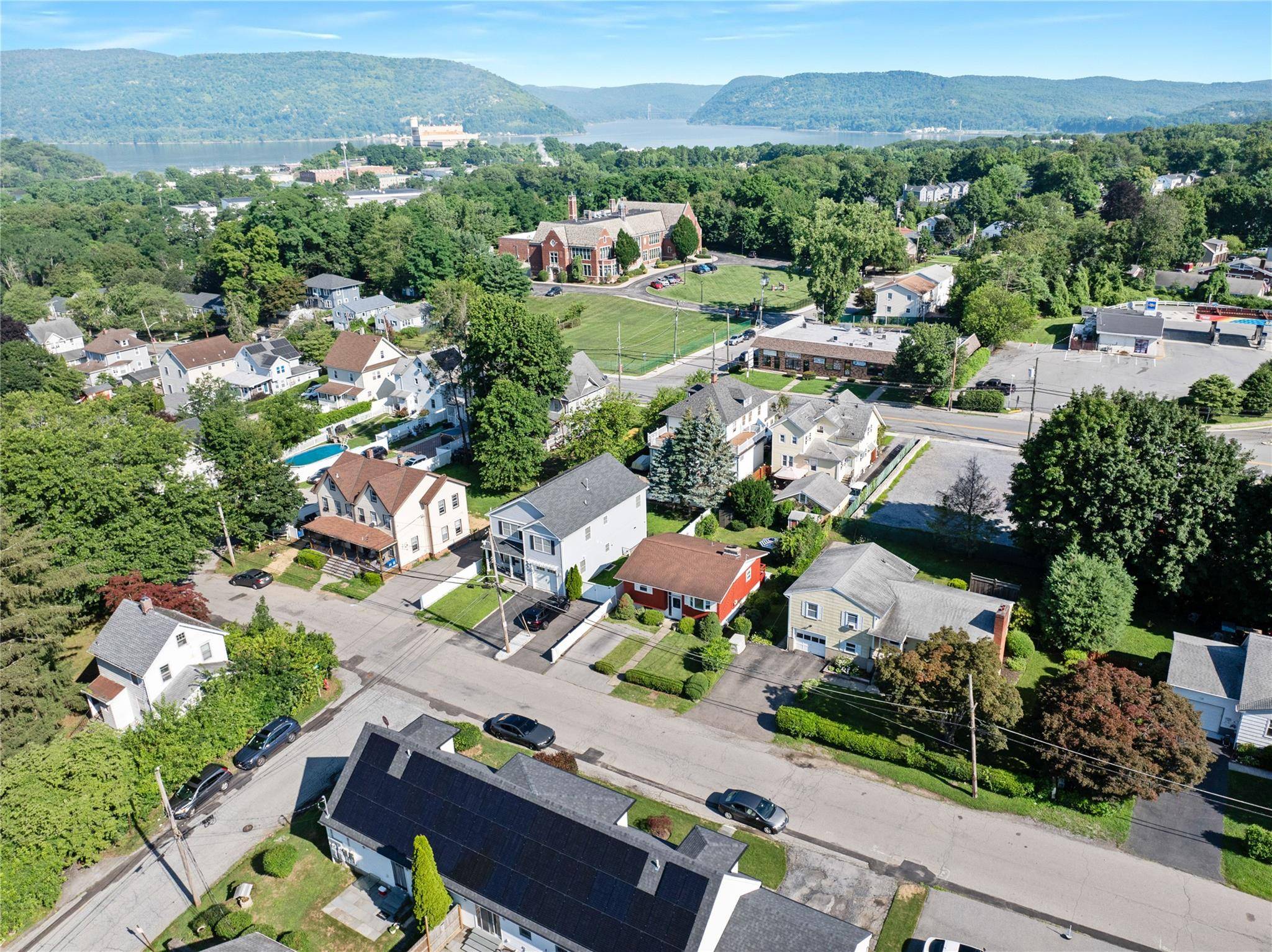 Peekskill, NY 10566,220 Bleloch Avenue