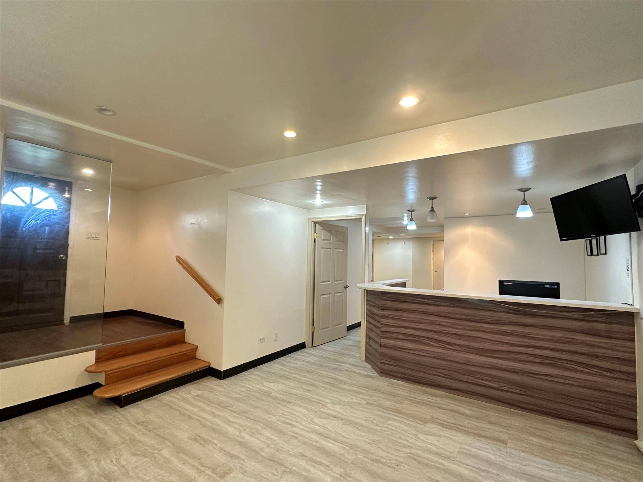 Bayside, NY 11360,21230 23rd AVE #2J