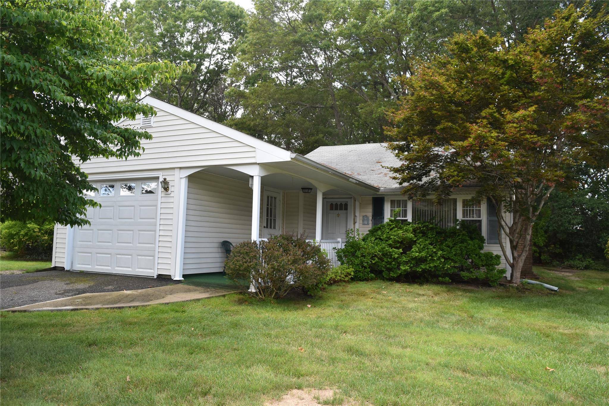 Ridge, NY 11961,193 Berkshire DR