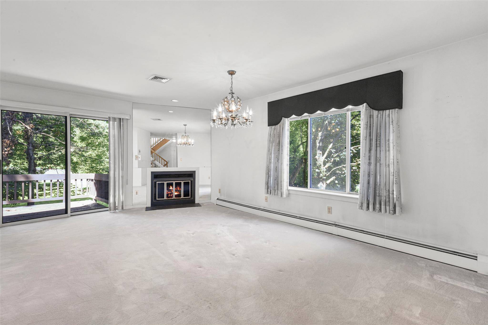 Mamaroneck, NY 10543,61 Top Of The RDG #D22
