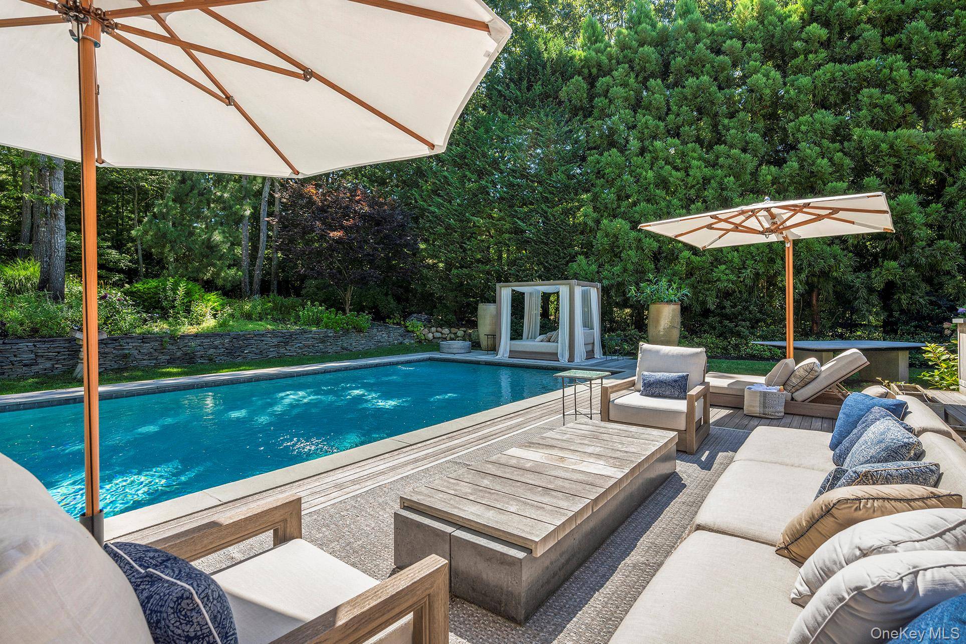 East Hampton, NY 11937,98 Springy Banks Road