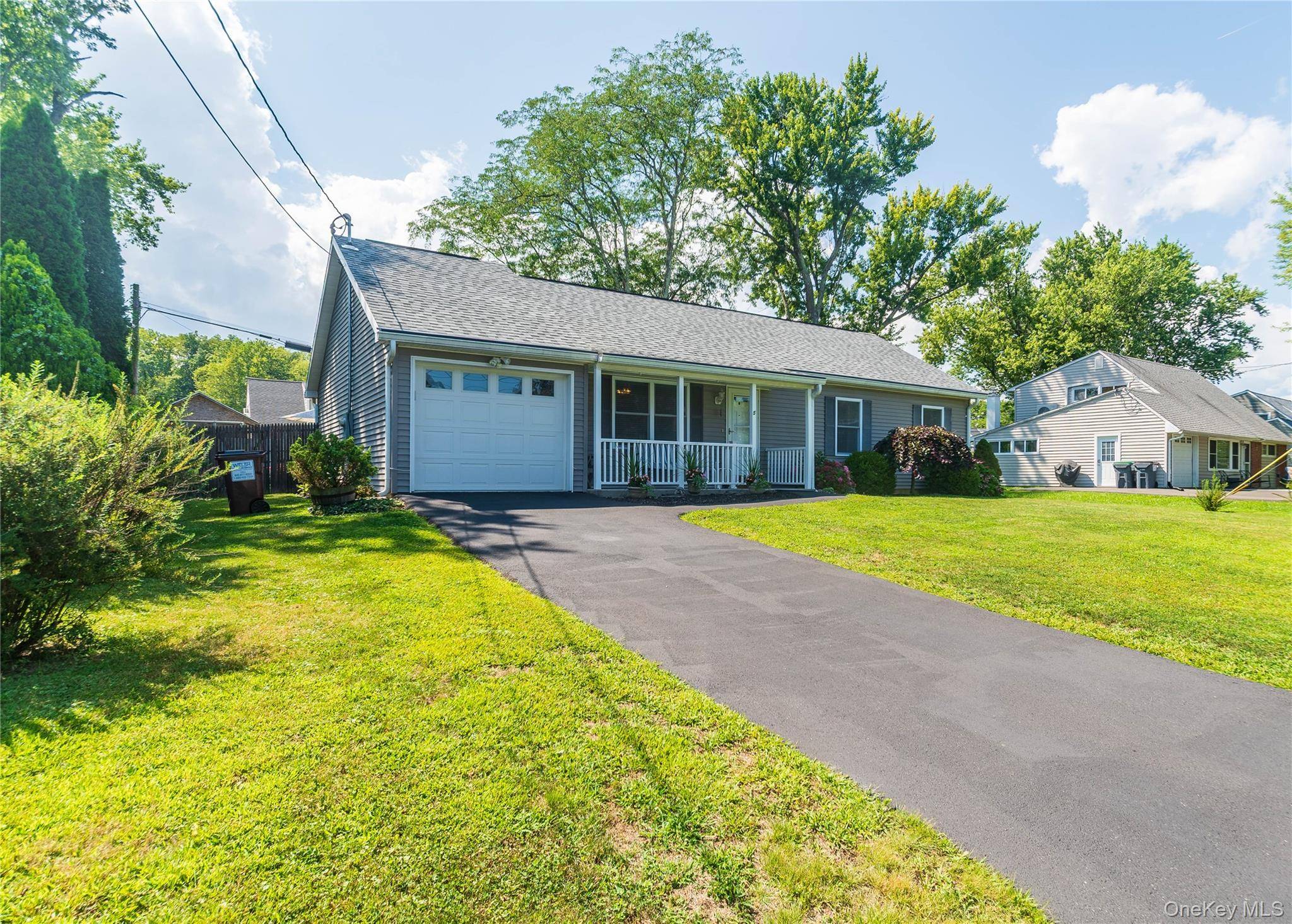 Kingston, NY 12401,5 Meadowbrook DR
