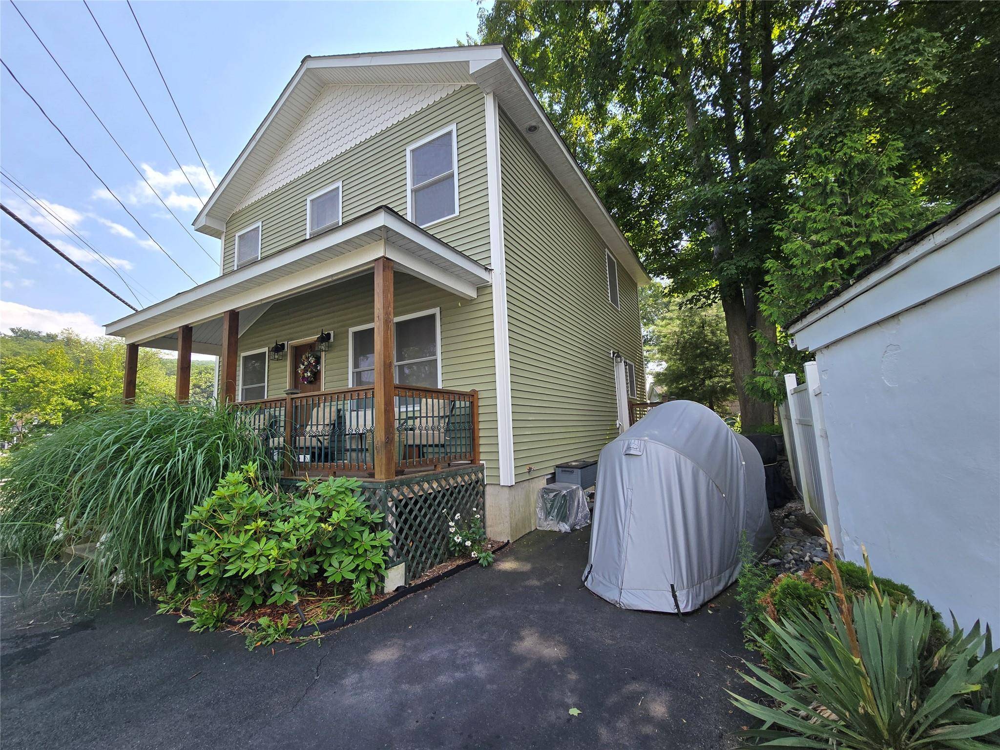 Greenwood Lake, NY 10925,17 Waterstone RD