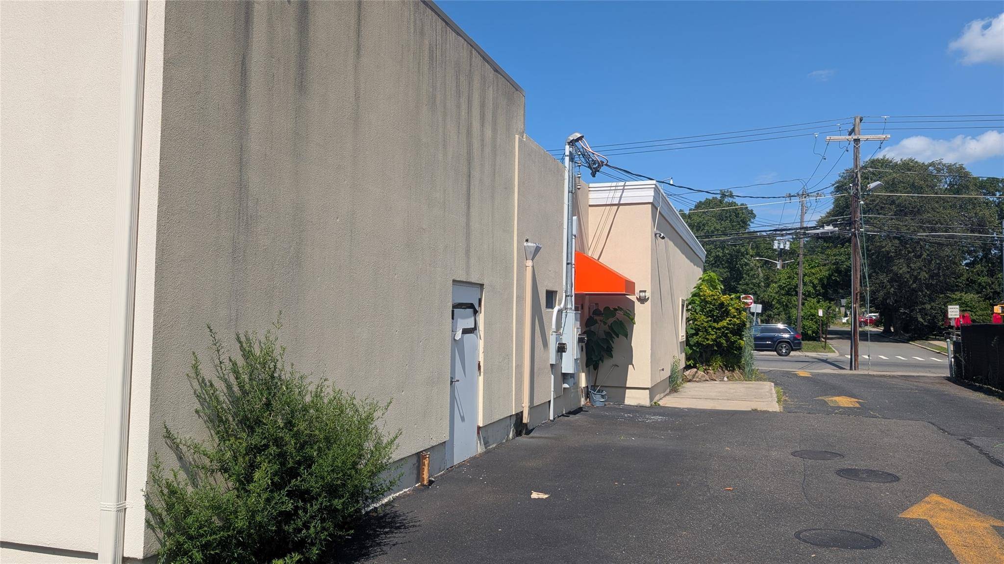 East Northport, NY 11731,352-354 Larkfield RD