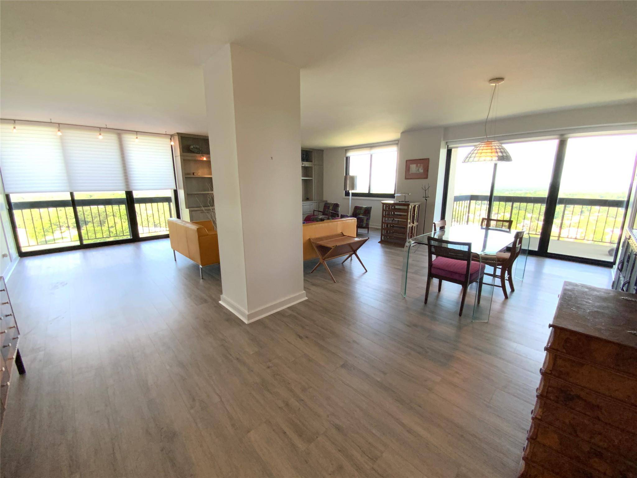 Floral Park, NY 11005,26910 Grand Central Pkwy #21O