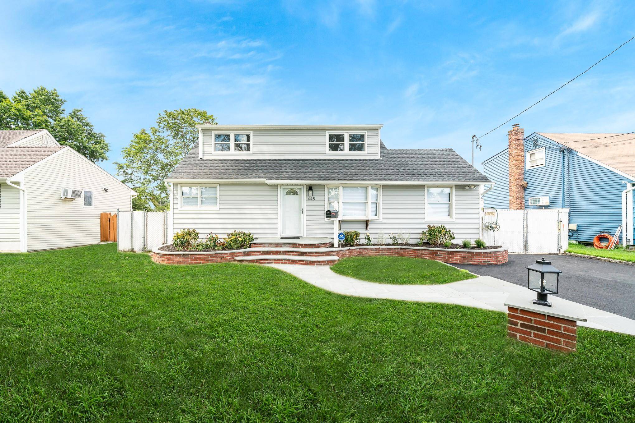 Lindenhurst, NY 11757,448 37th ST