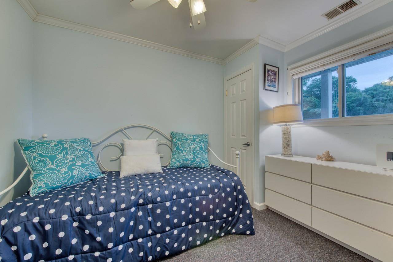 Hampton Bays, NY 11946,61 W Tiana RD #6