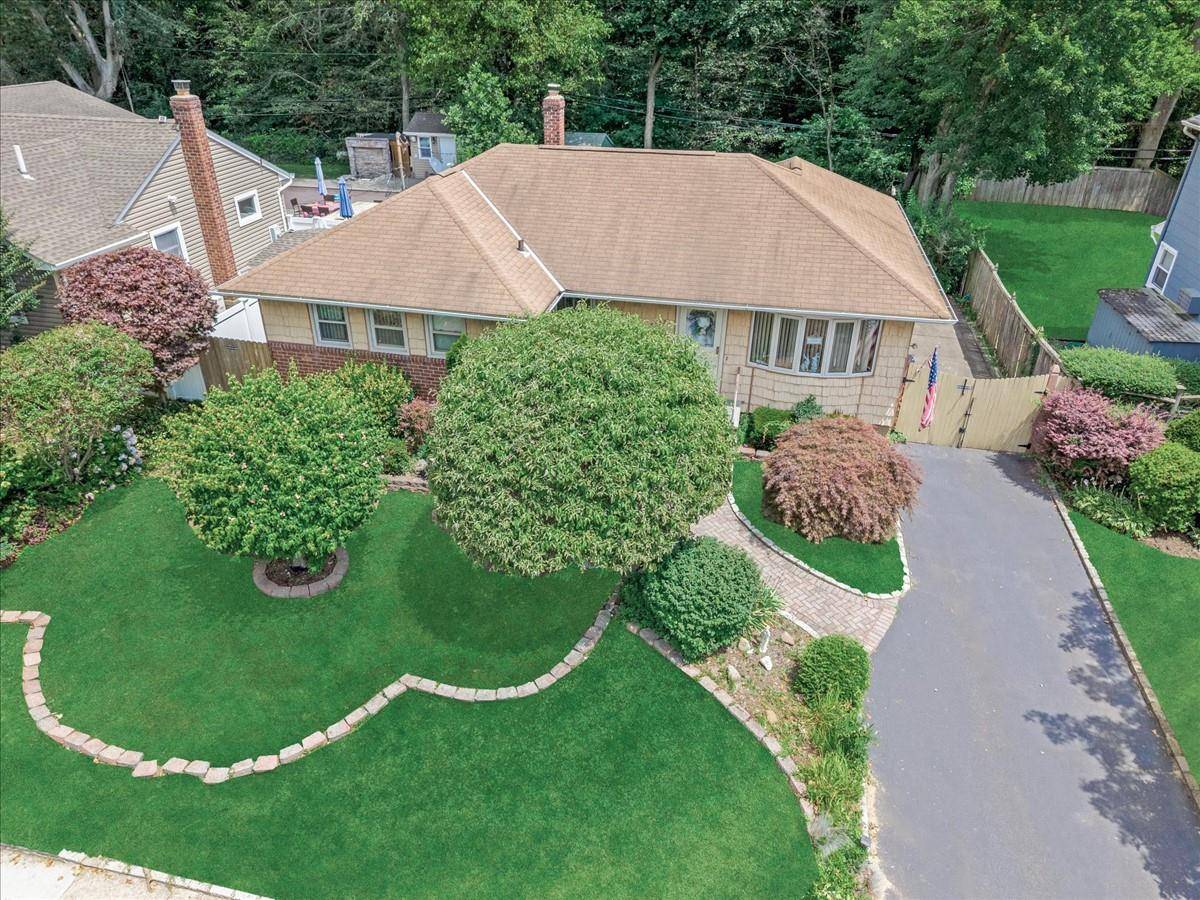 Wantagh, NY 11793,3167 Morgan DR