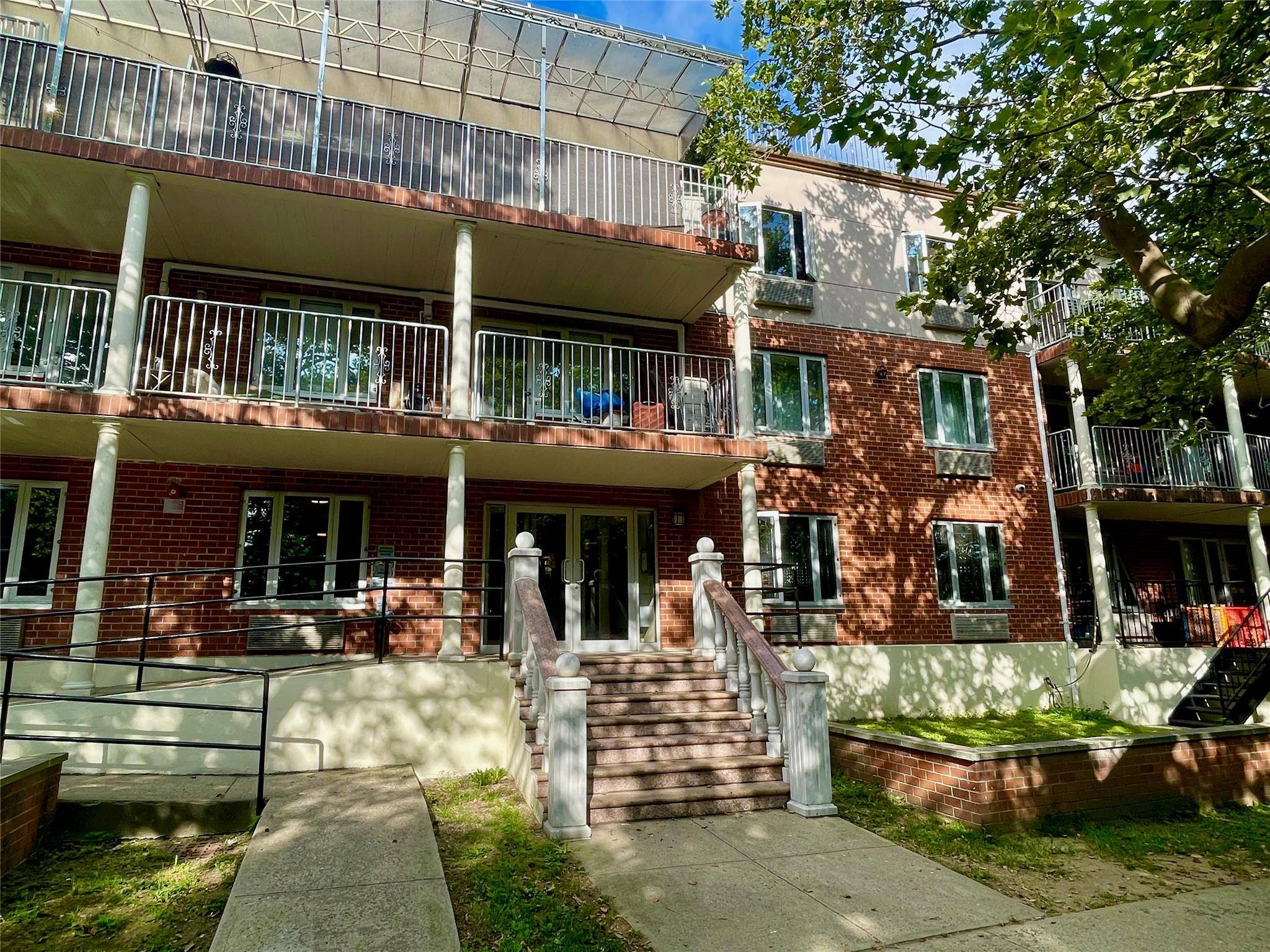 Forest Hills, NY 11375,6434 Grand Central Pkwy #1F