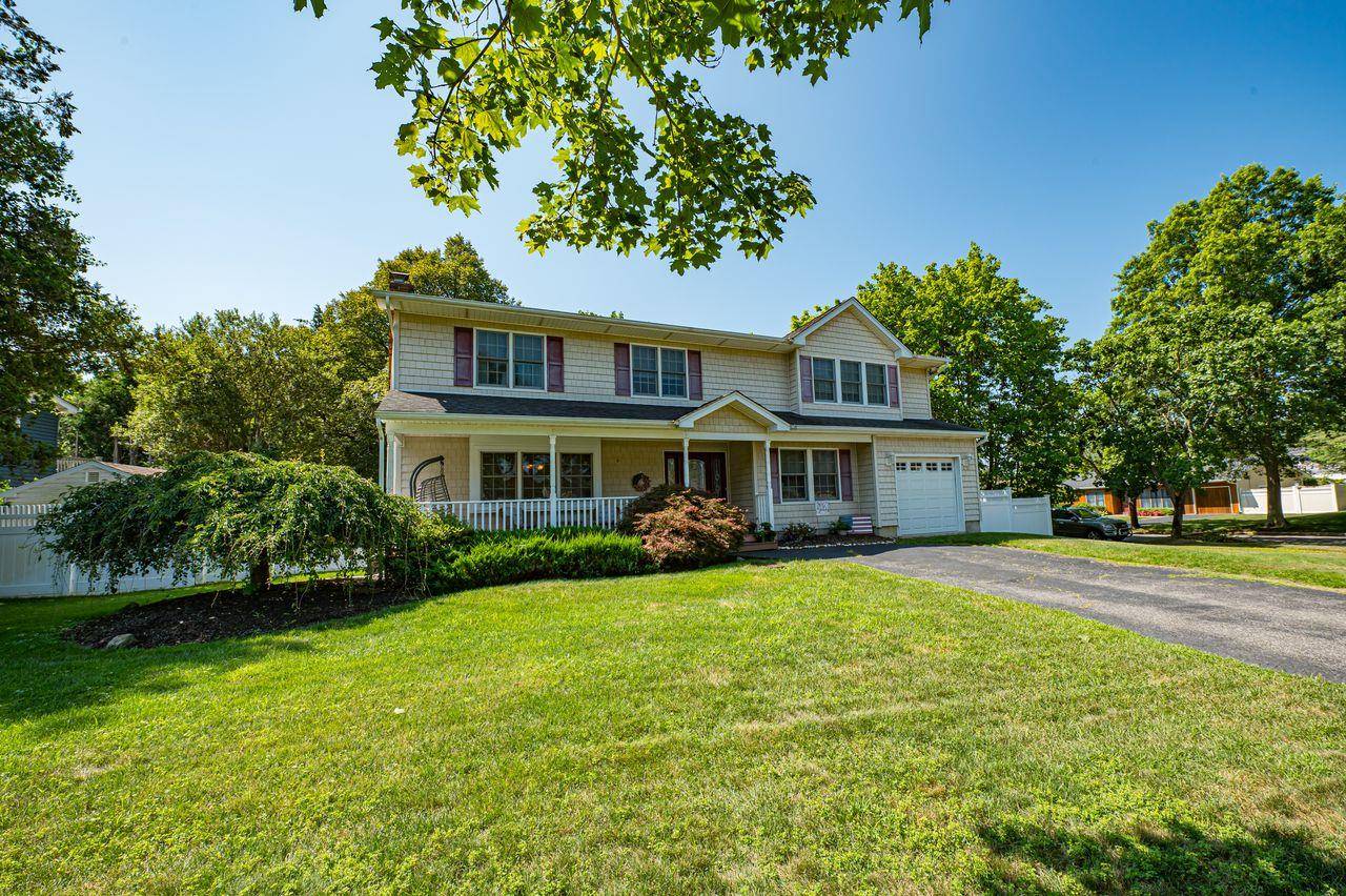 Saint James, NY 11780,46 Plane Tree LN