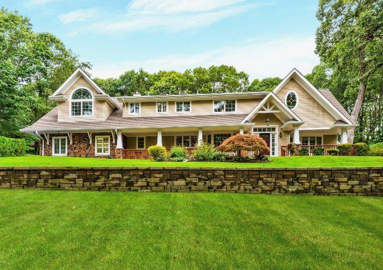 Melville, NY 11747,8 Ponderosa DR