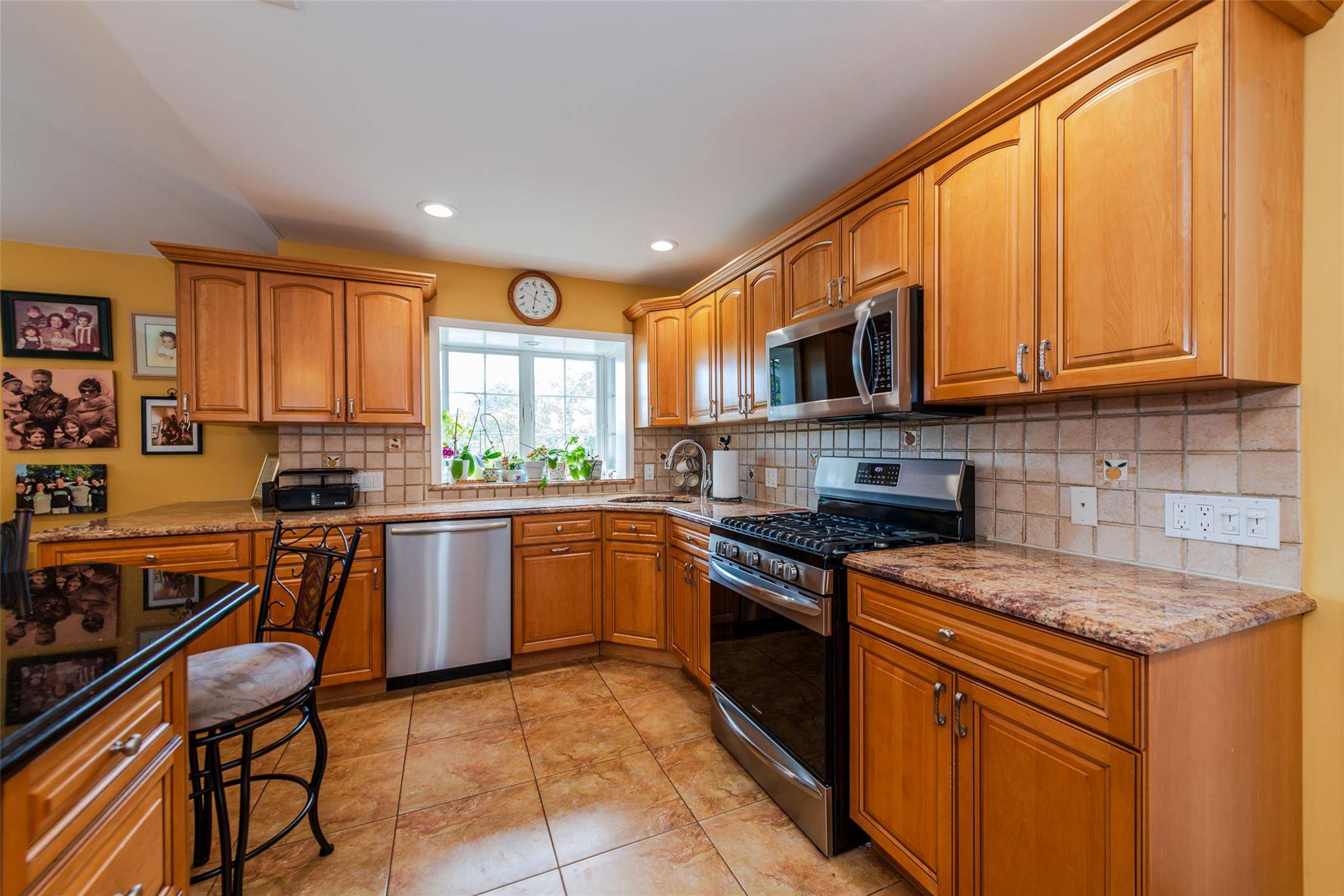 Baldwin, NY 11510,3275 Bay Front DR
