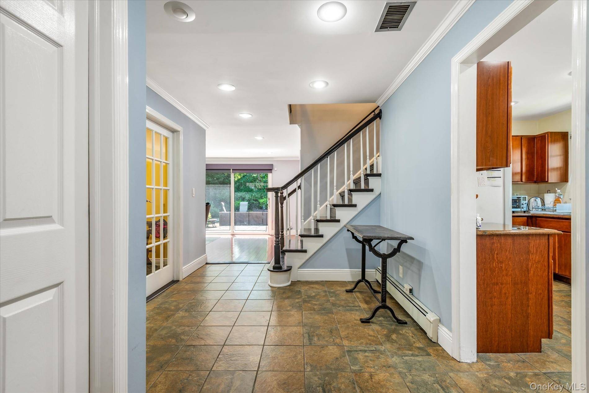 Great Neck, NY 11024,12 Meryl LN
