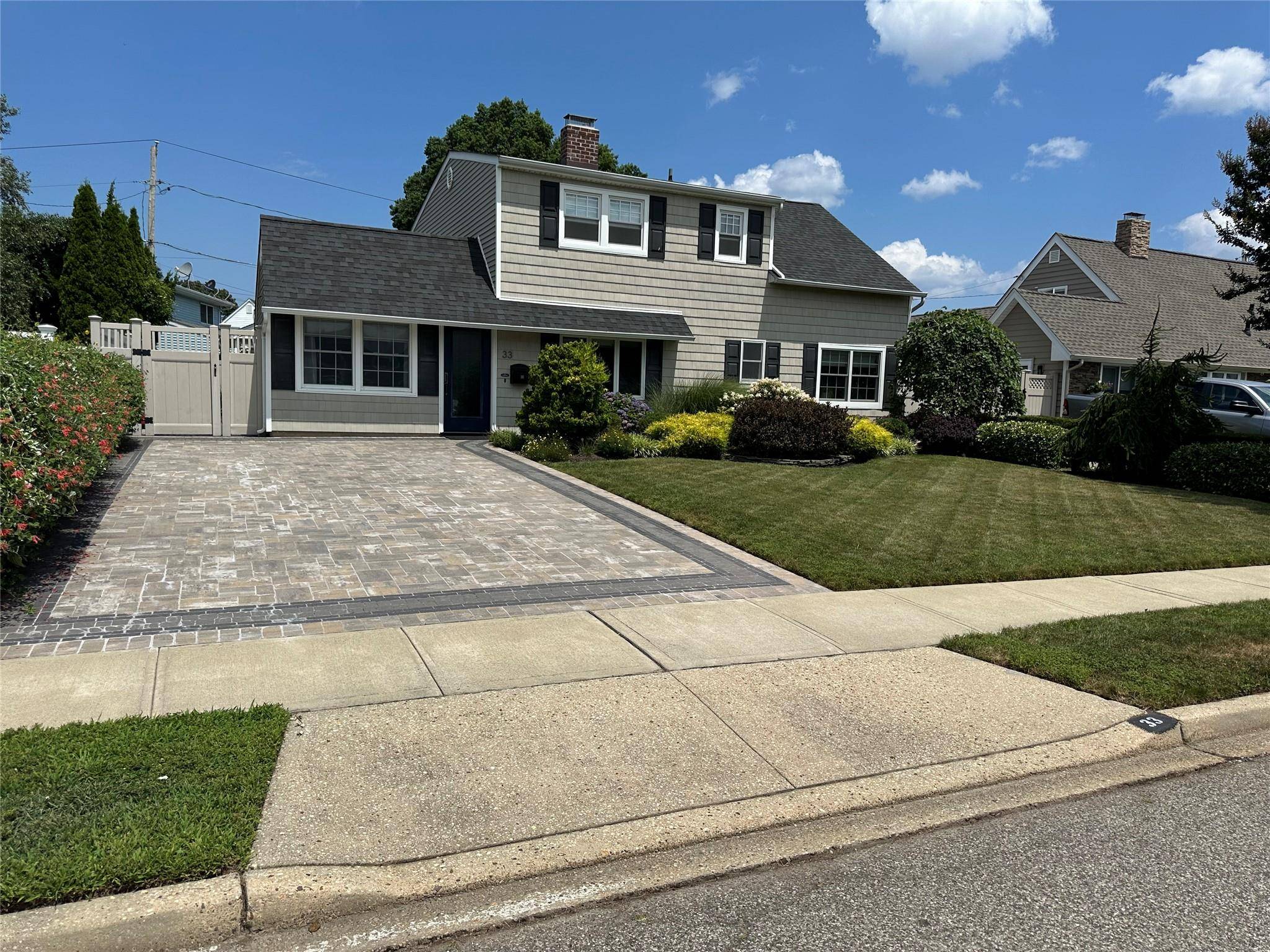 Levittown, NY 11756,33 Rigger Lane