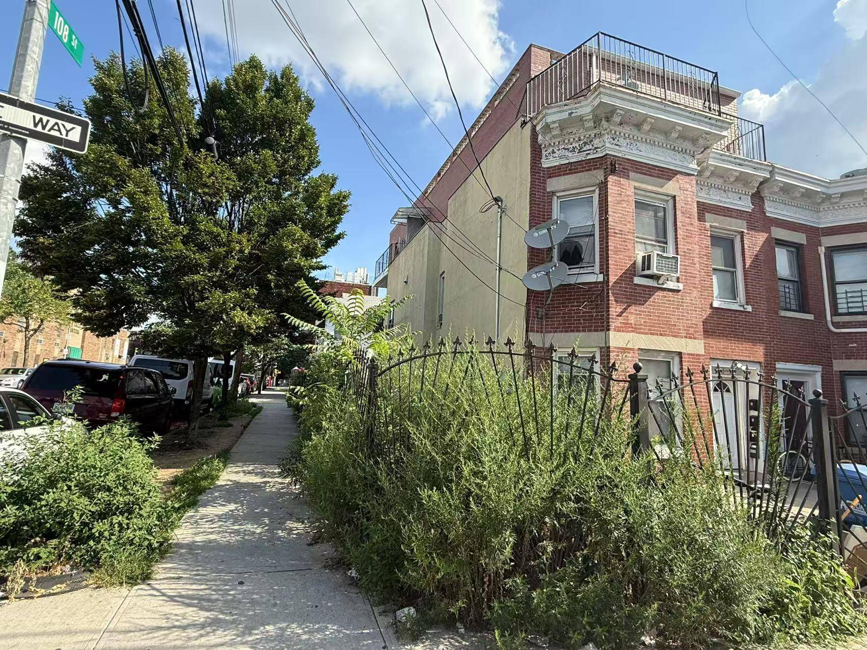 Corona, NY 11368,108-01 35th AVE