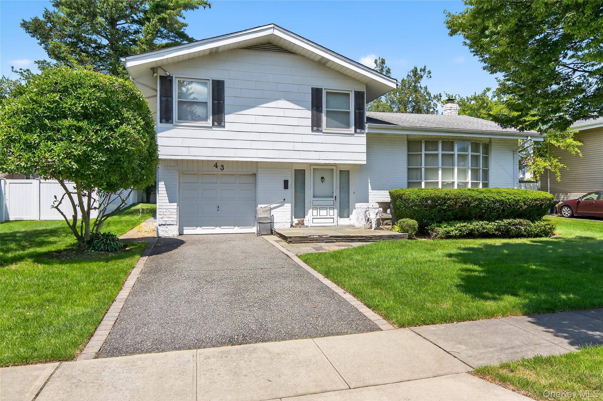 Jericho, NY 11753,43 Friendly LN