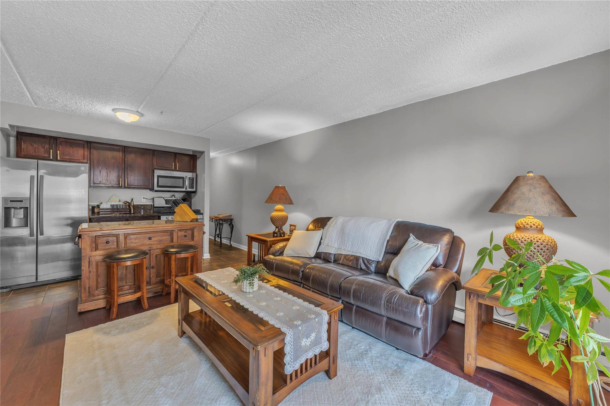 Yonkers, NY 10704,687 Bronx River #5K