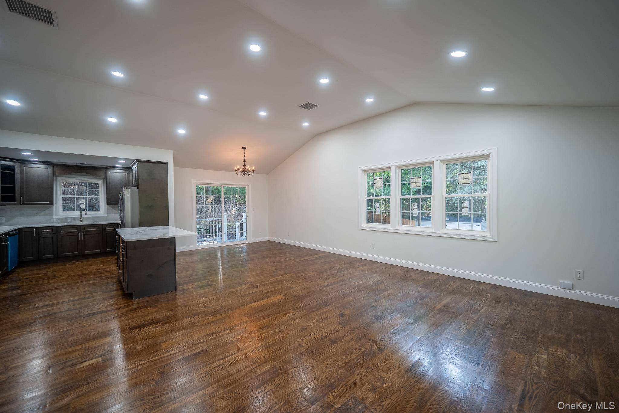 Smithtown, NY 11787,368 Landing AVE