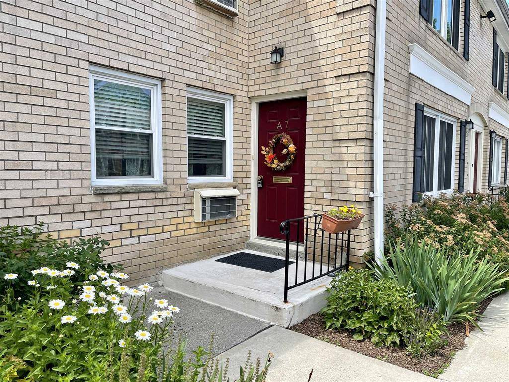 Poughkeepsie, NY 12601,250 BEECHWOOD AVE #7A