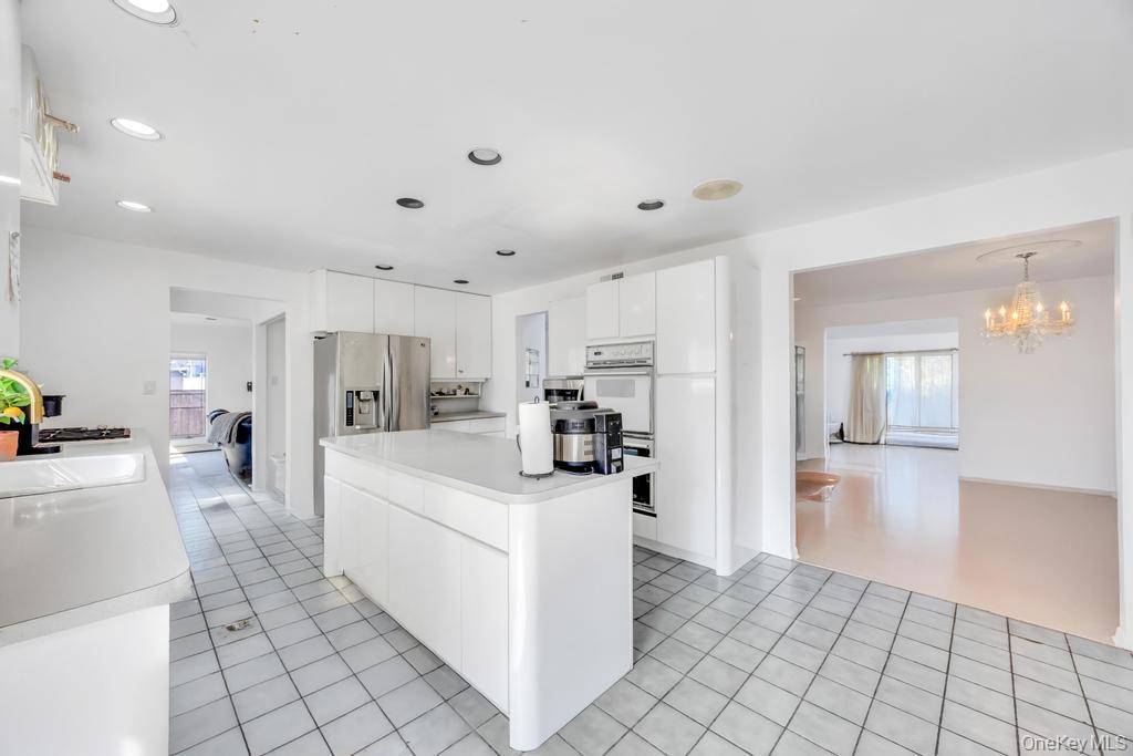 Plainview, NY 11803,34 Gloria PL
