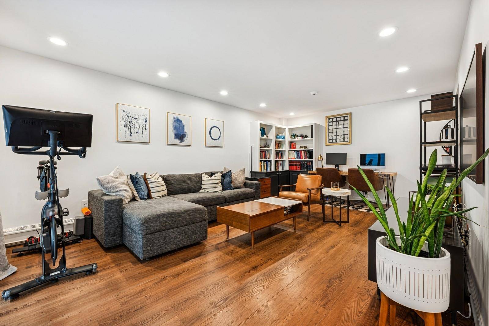 Long Beach, NY 11561,420 Shore RD #2M