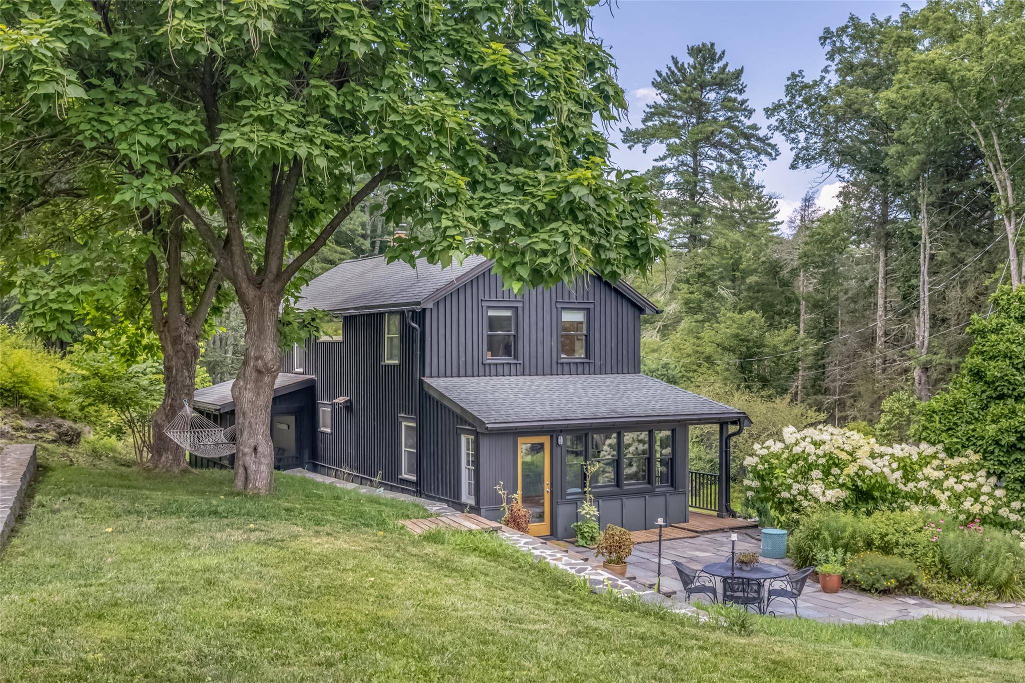 Accord, NY 12404,23 Dewitt RD