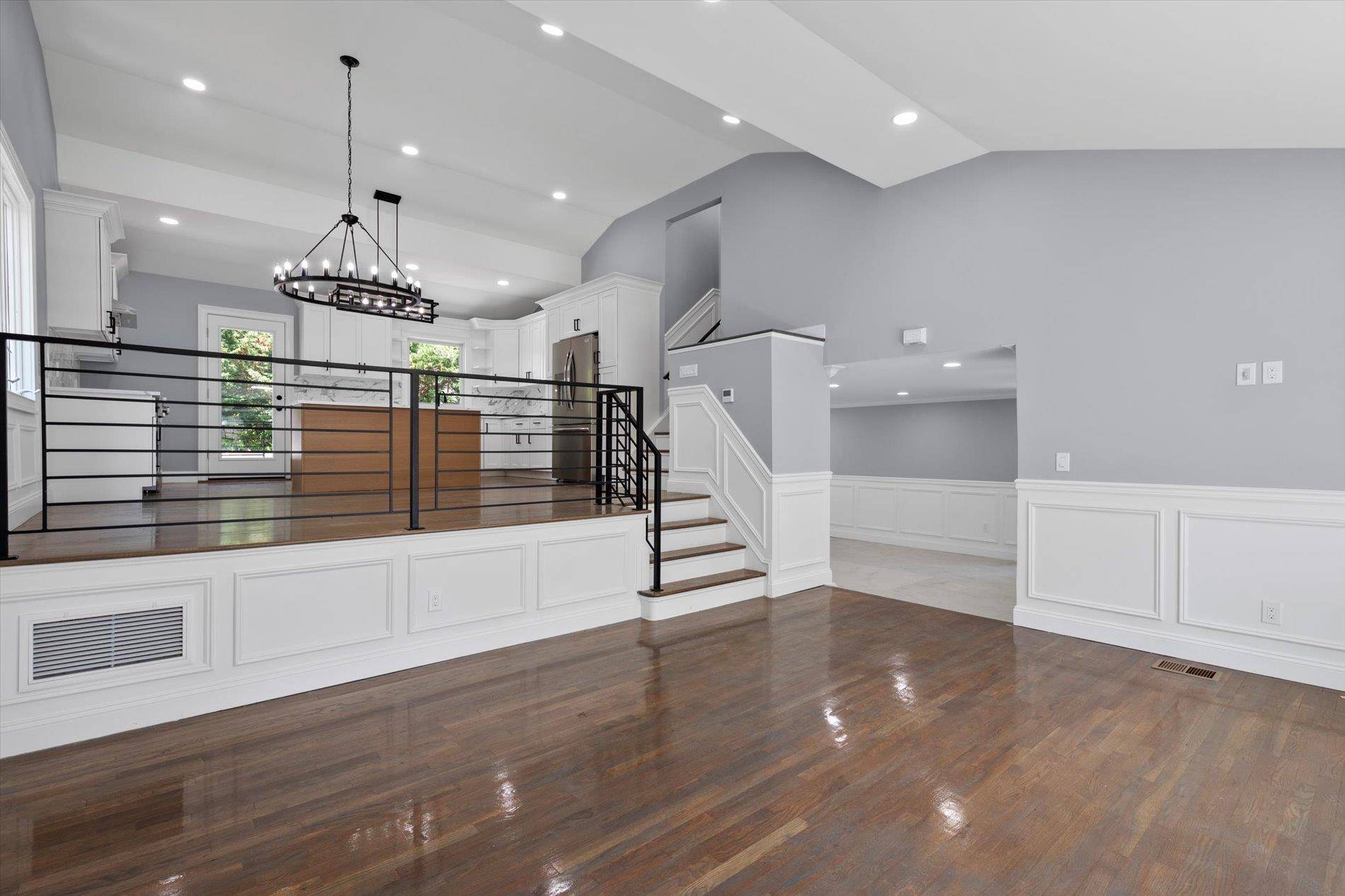 Massapequa Park, NY 11762,104 Pinewood LN