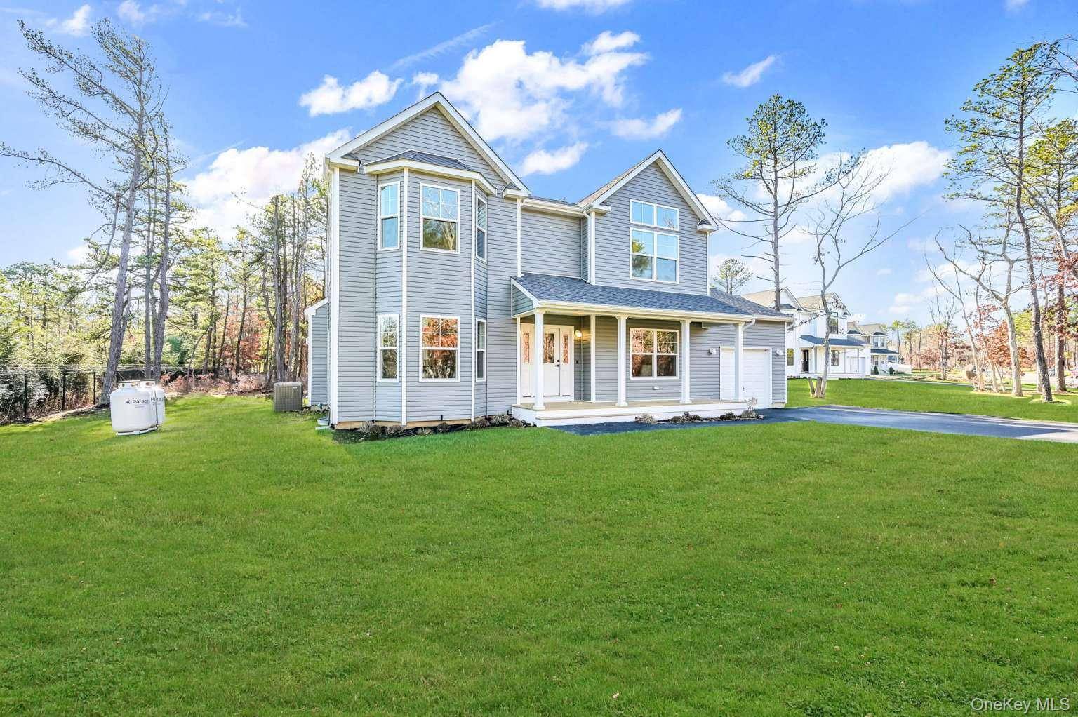 Medford, NY 11763,2 Mill LN