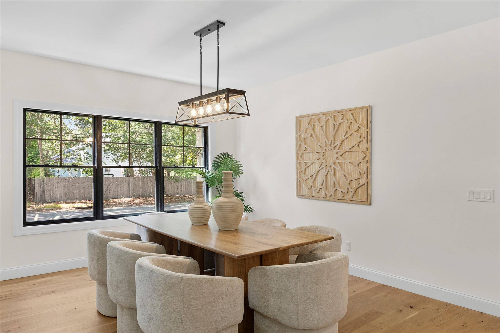 East Hampton, NY 11937,33 Delavan ST