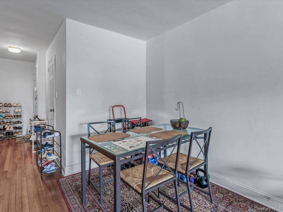 Elmhurst, NY 11373,94-31 59 AVE #6C