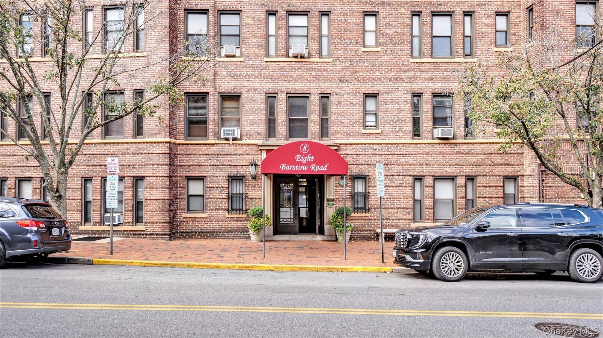 Great Neck, NY 11021,8 Barstow RD #7H