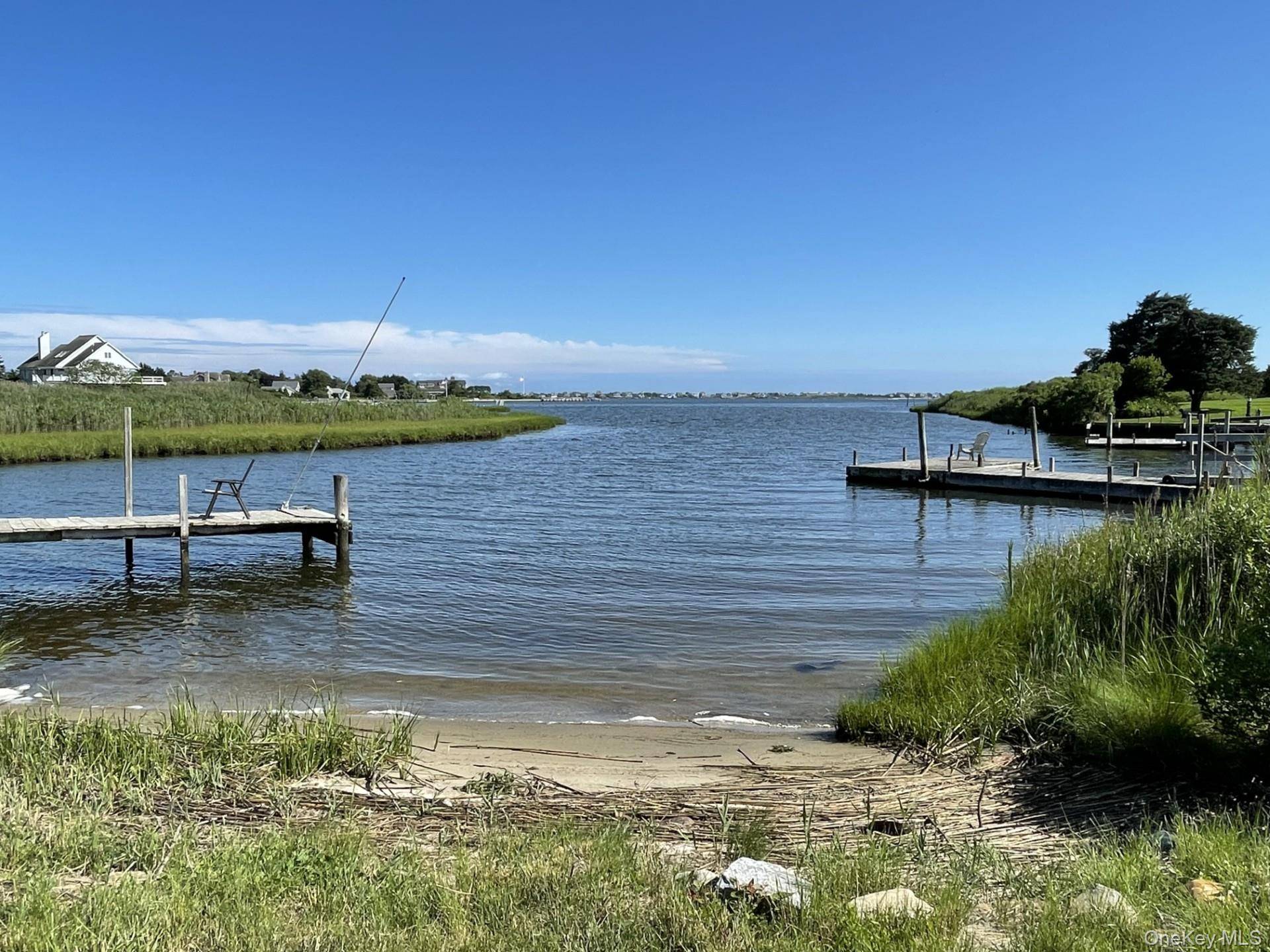 Westhampton, NY 11977,28 Apaucuck Point RD