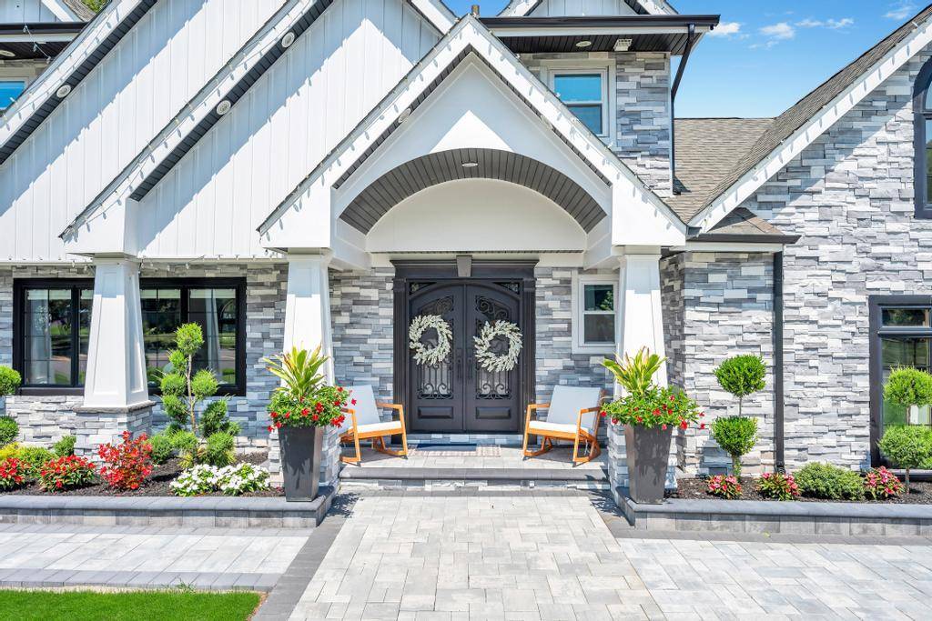 Dix Hills, NY 11746,54 Pine Hill LN