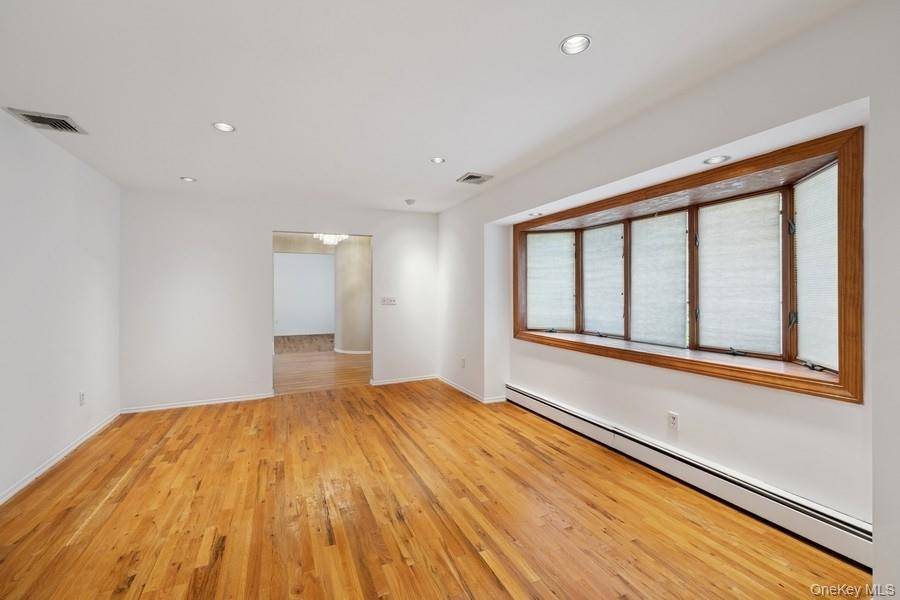 Kings Park, NY 11754,8 Cedar PL