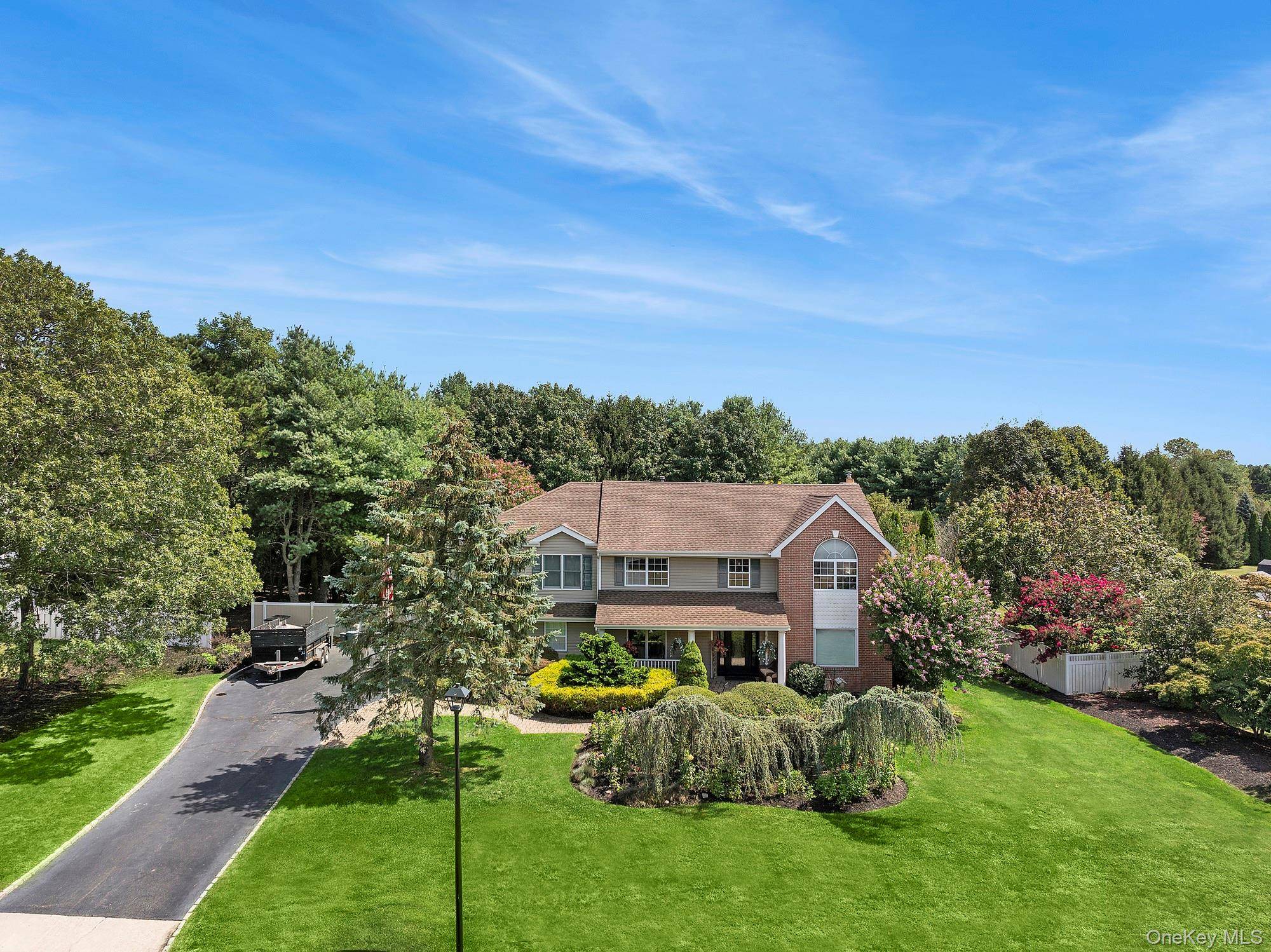 Manorville, NY 11949,5 Windcrest DR