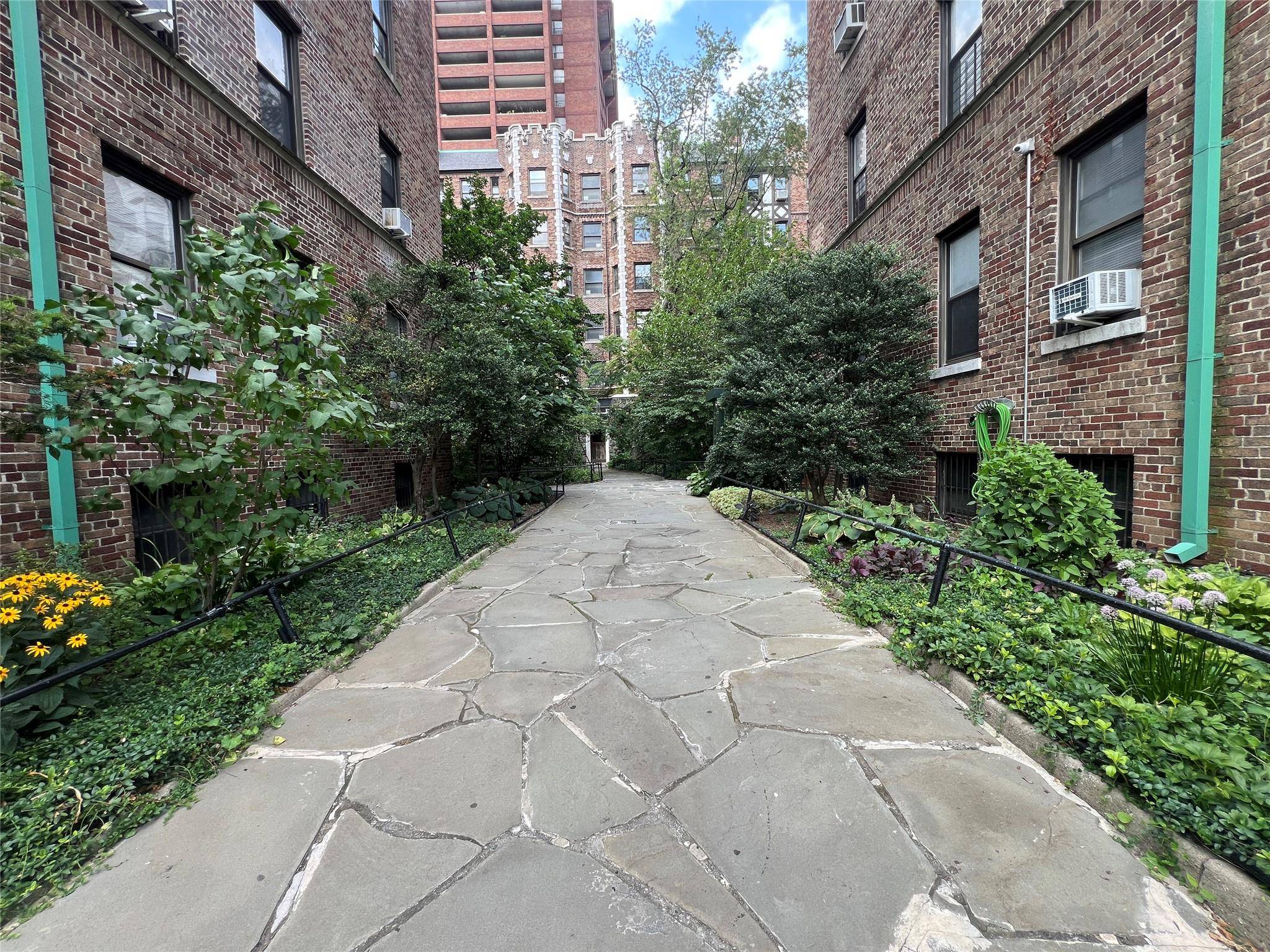 Bronx, NY 10467,3392 Wayne AVE #F42