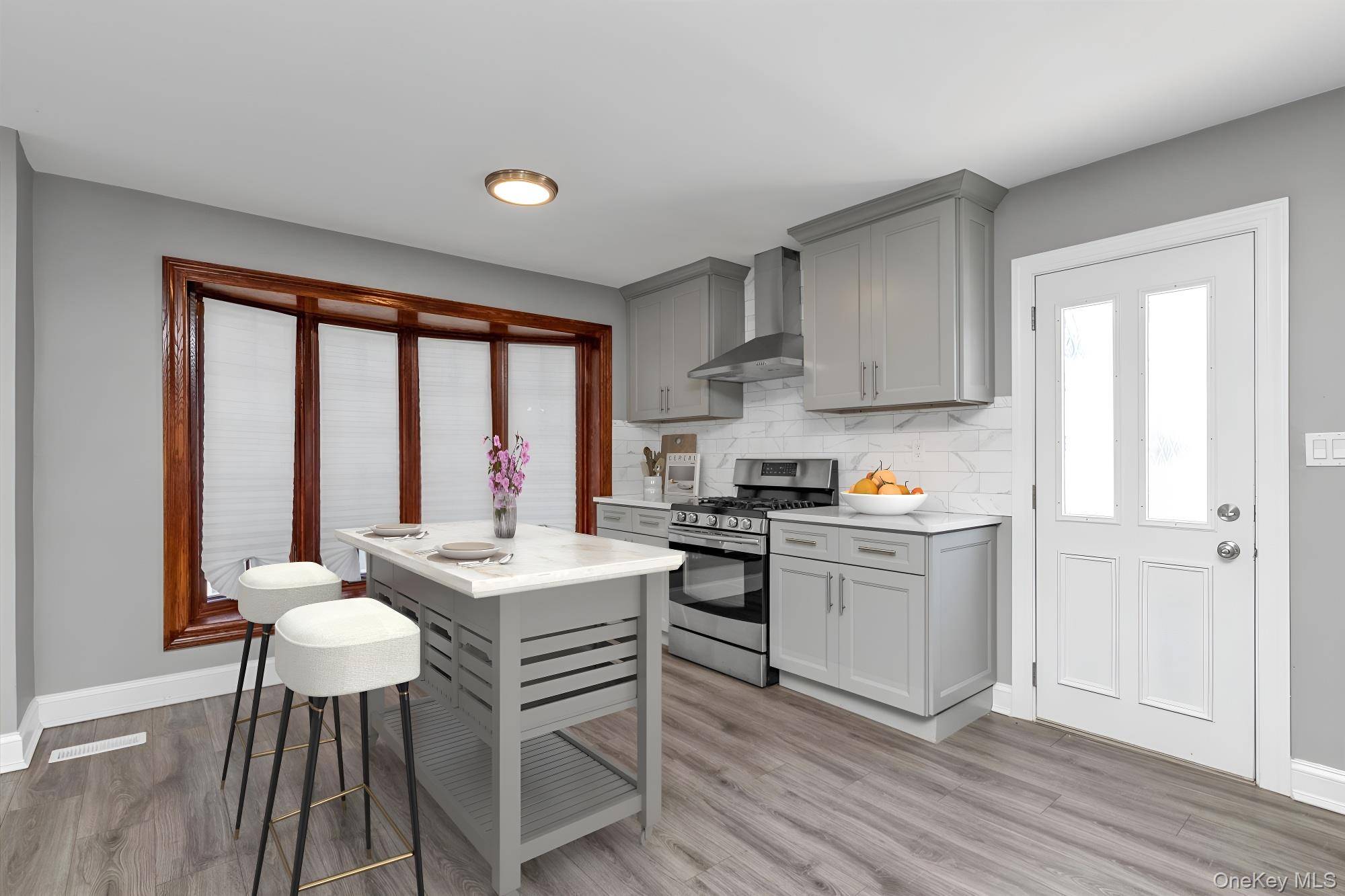 Westbury, NY 11590,25 Winnie CT