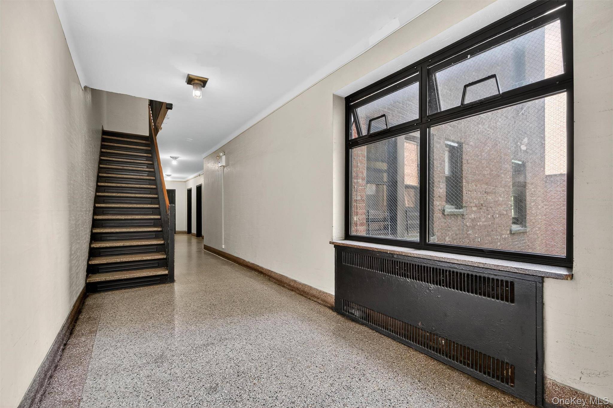 Rego Park, NY 11374,96-11 65th RD #313