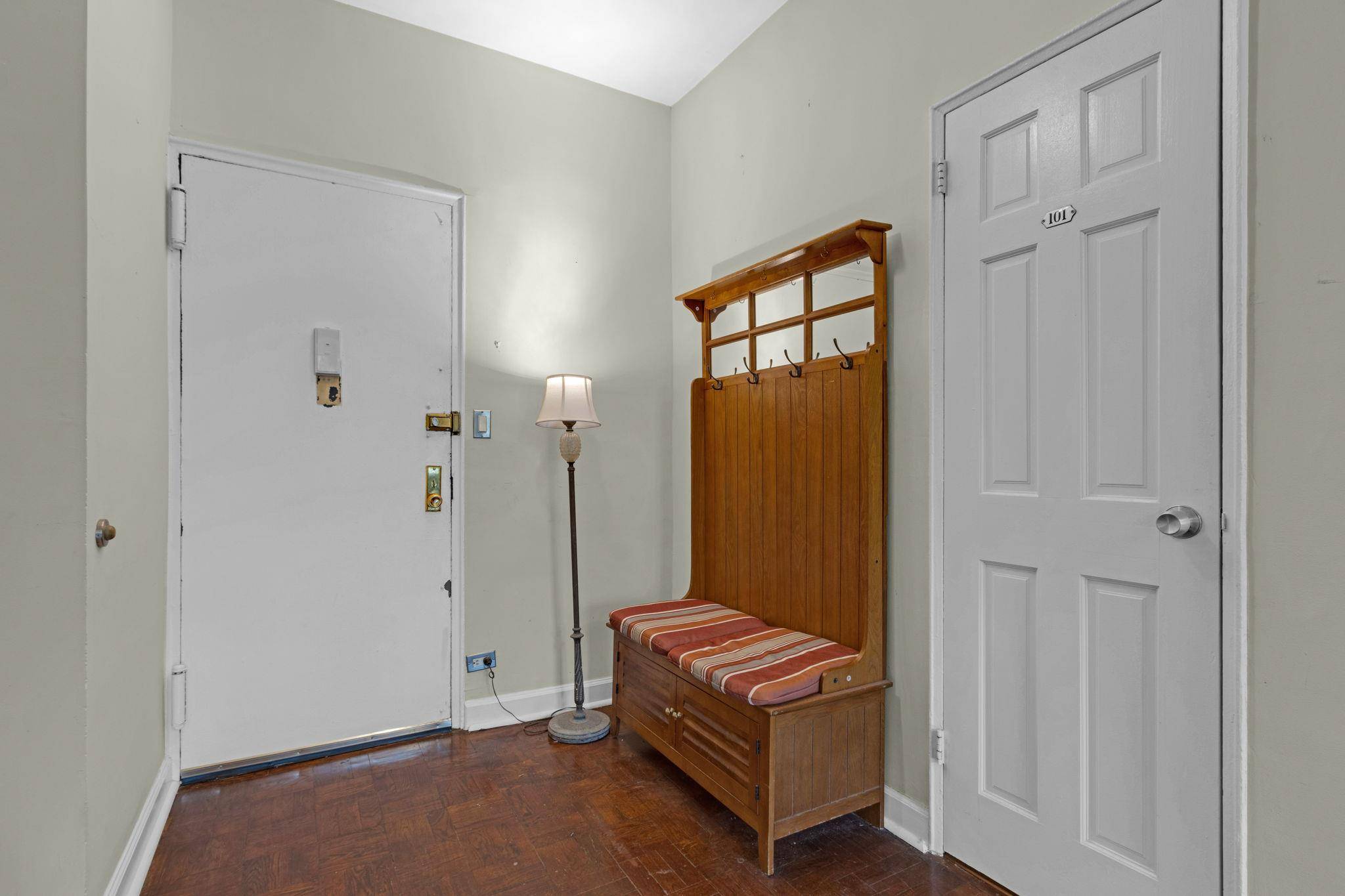 Bronx, NY 10463,2465 Palisade AVE #1J