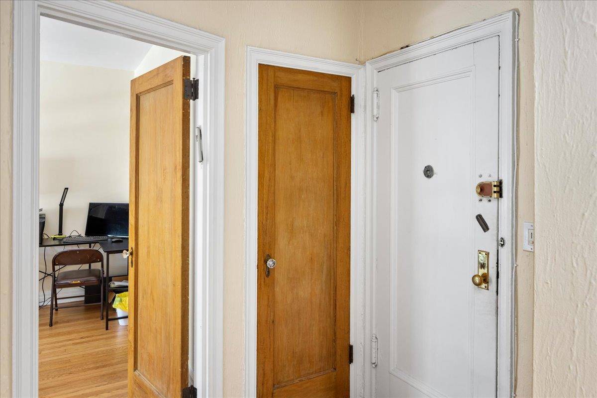 Woodmere, NY 11598,141 Wyckoff PL #2E