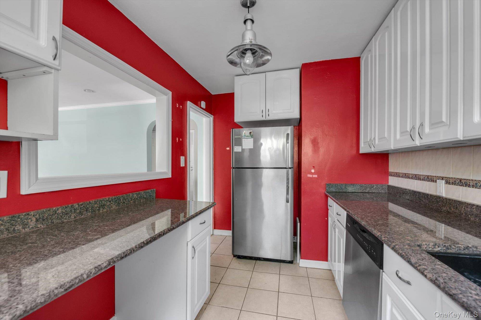 Bayside, NY 11364,219-27 75 AVE #2