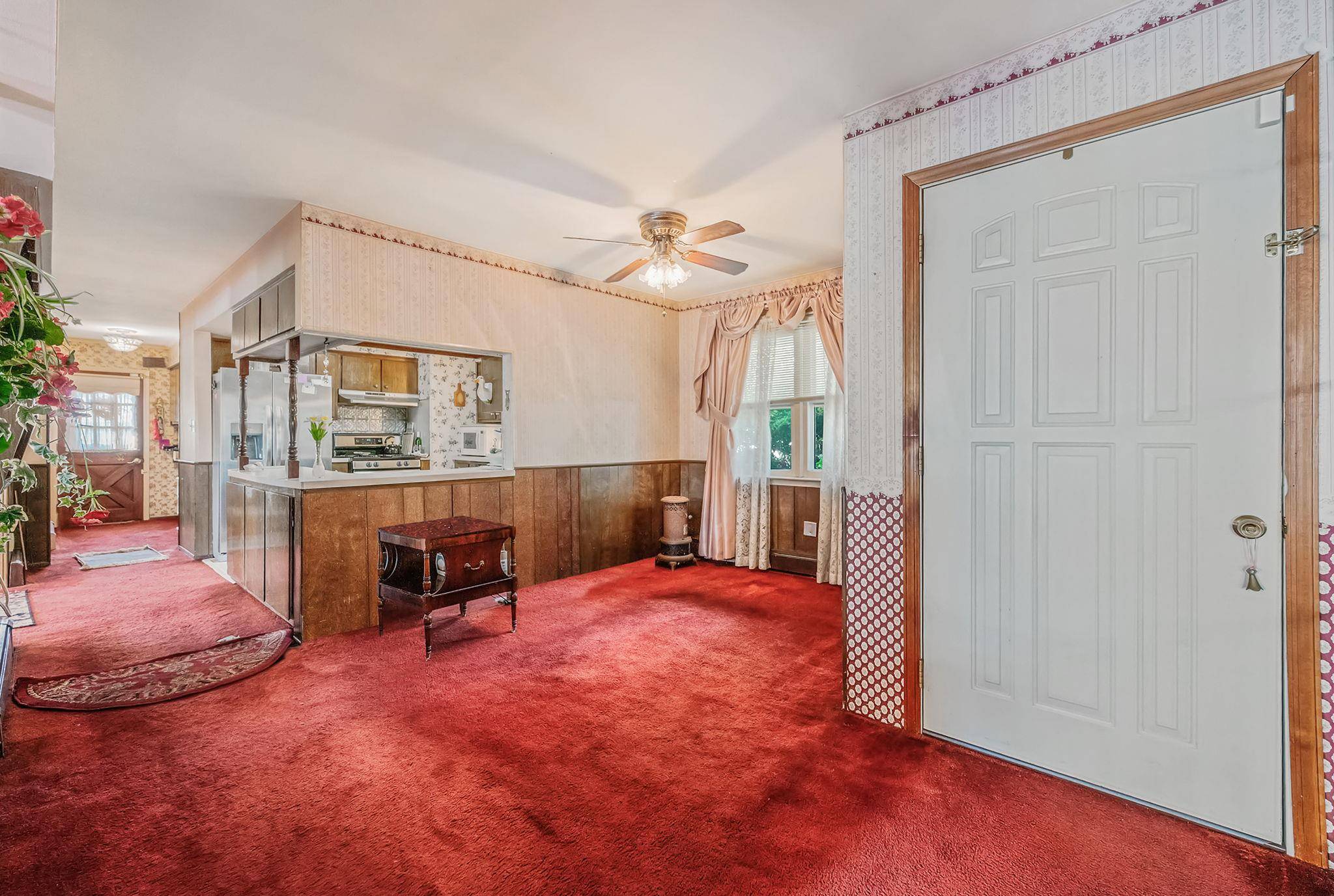 West Babylon, NY 11704,212 5th AVE
