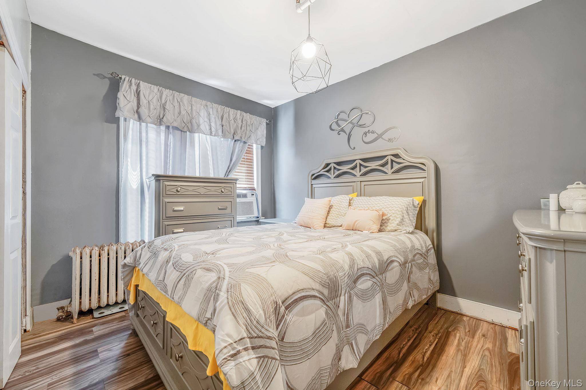 Rockaway Park, NY 11694,144 Beach 121st ST #2A
