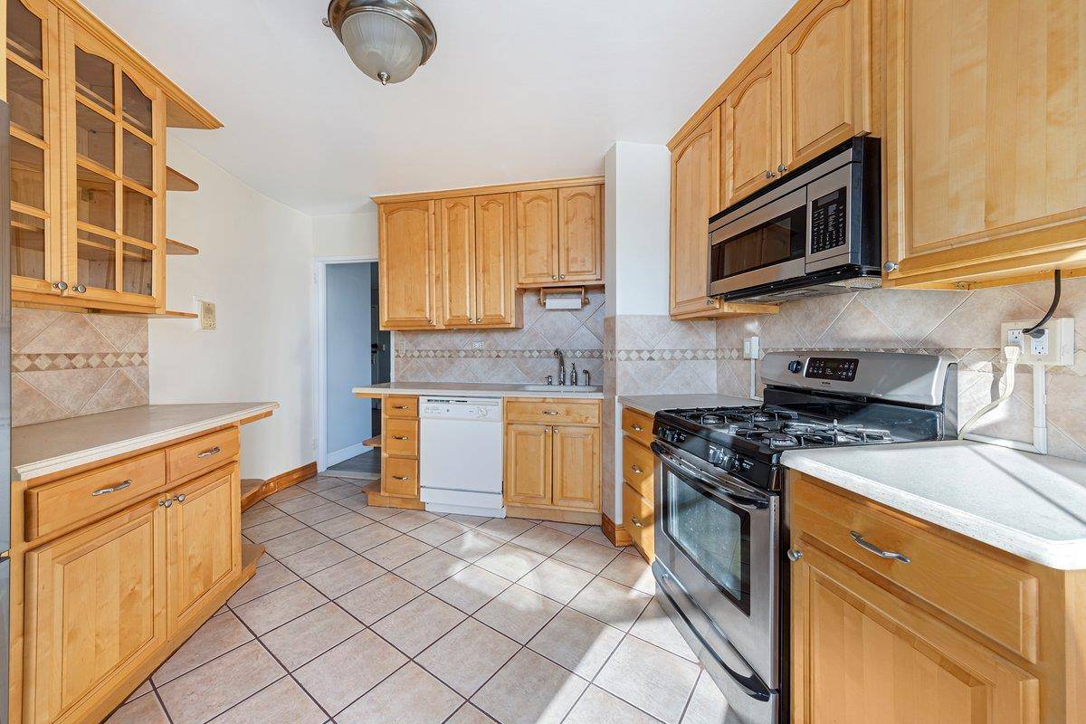 Bronx, NY 10461,3121 Middletown RD #2K