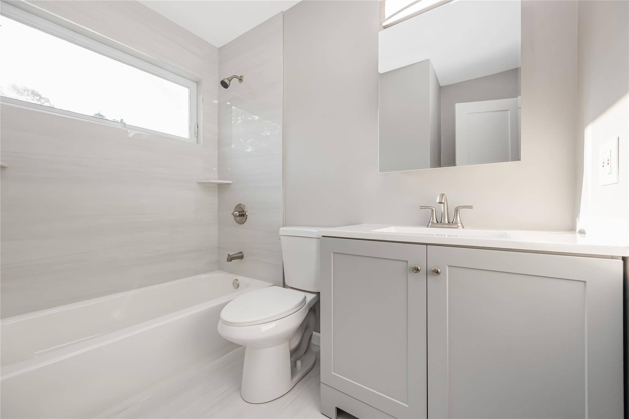 Islip, NY 11751,49 45th ST