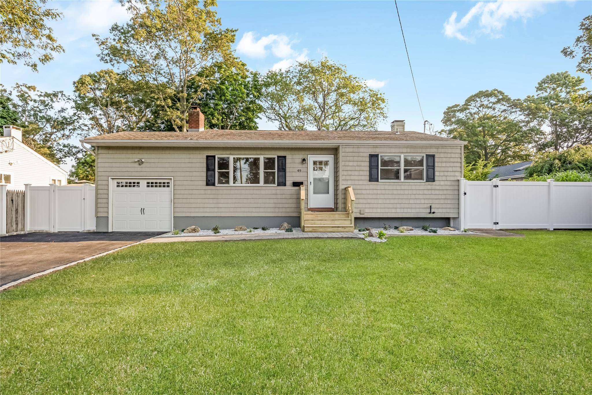 Islip, NY 11751,49 45th ST