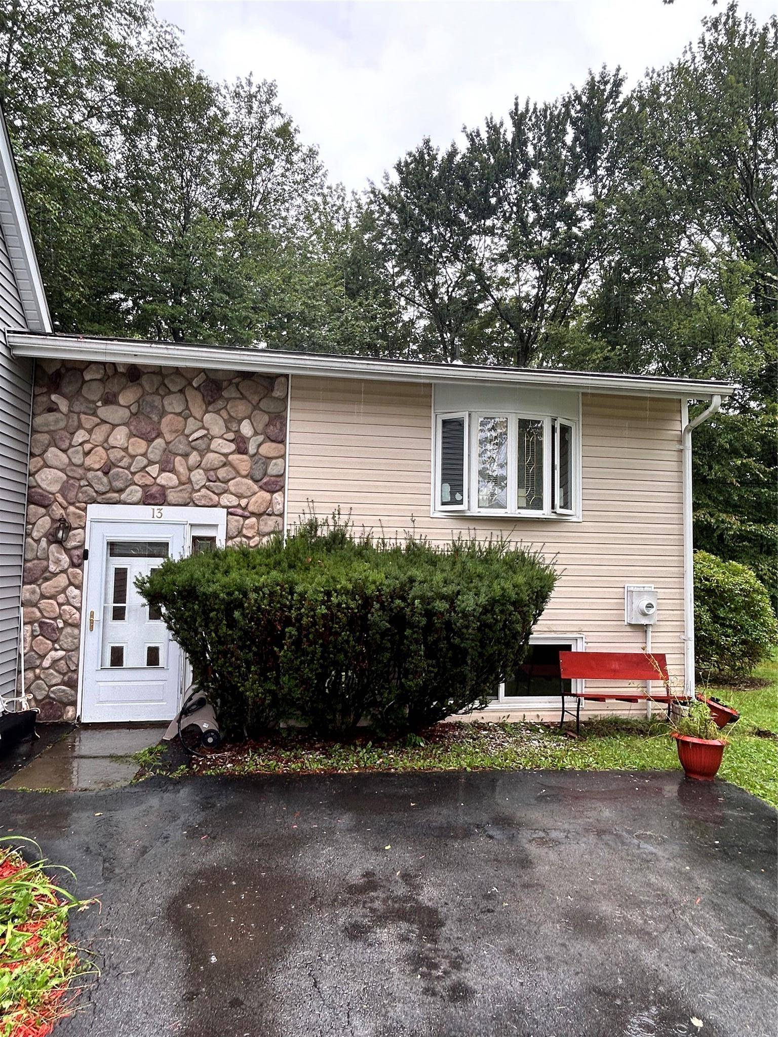 Kiamesha Lake, NY 12751,13 James PL