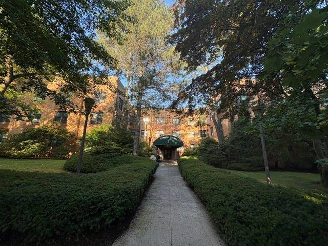 White Plains, NY 10605,2 Greenridge AVE #3P